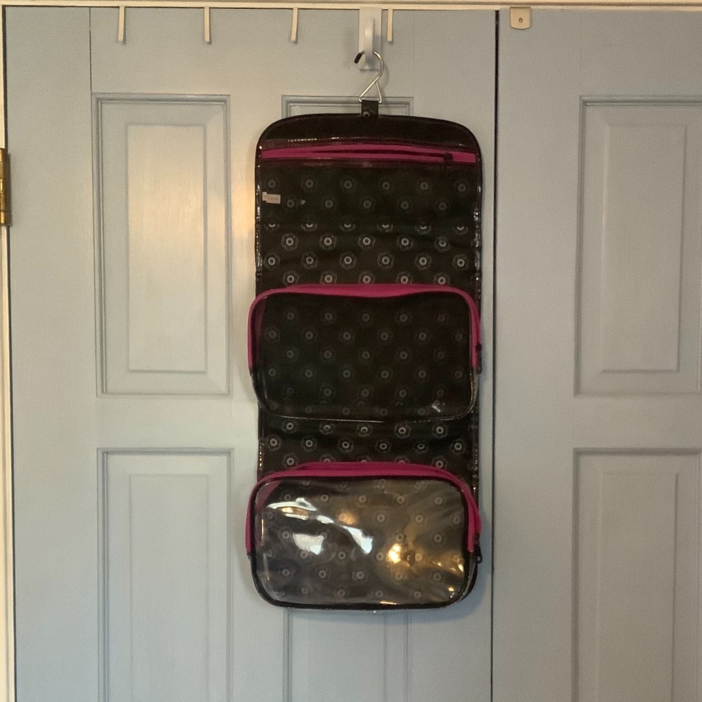 Travel toiletry bag